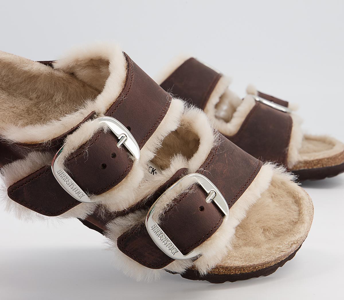 BIRKENSTOCK Arizona Big Buckle Shearling Sandals BIRKENSTOCK Arizona Big Buckle Shearling Sandals Brown