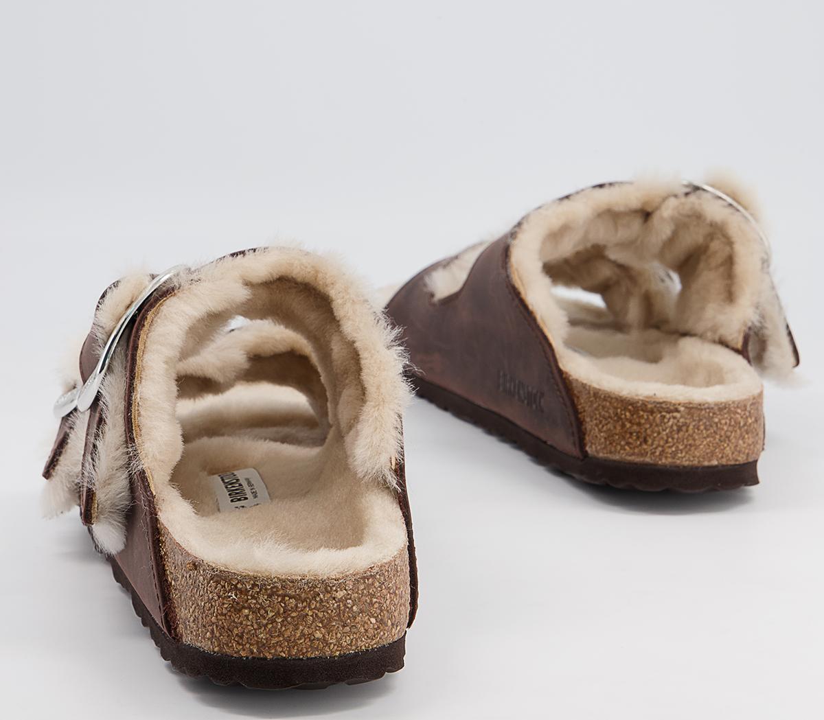 BIRKENSTOCK Arizona Big Buckle Shearling Sandals BIRKENSTOCK Arizona Big Buckle Shearling Sandals Brown