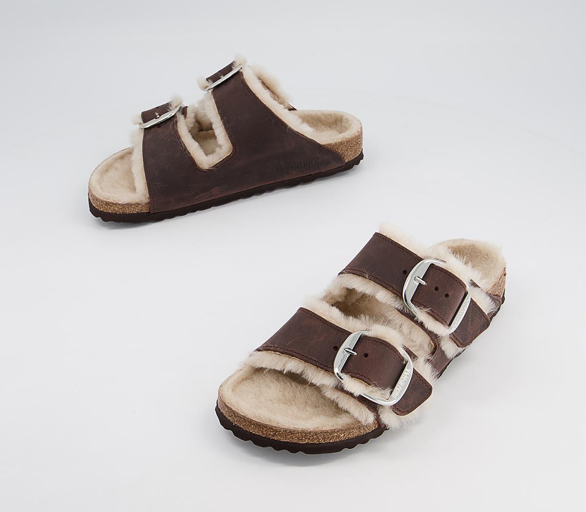 BIRKENSTOCK Arizona Big Buckle Shearling Sandals BIRKENSTOCK Arizona Big Buckle Shearling Sandals Brown