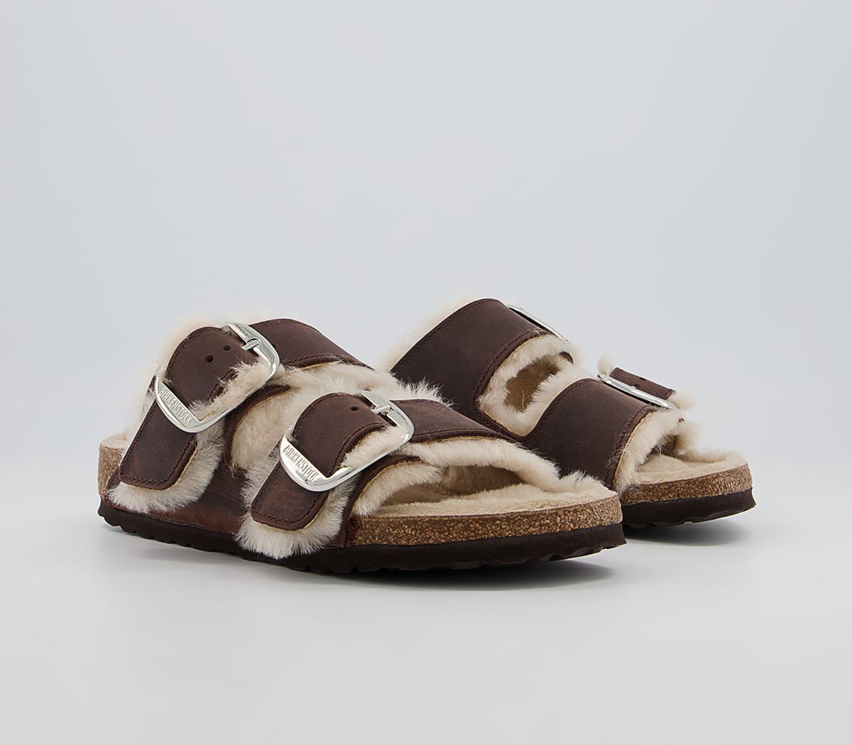 BIRKENSTOCK Arizona Big Buckle Shearling Sandals BIRKENSTOCK Arizona Big Buckle Shearling Sandals Brown