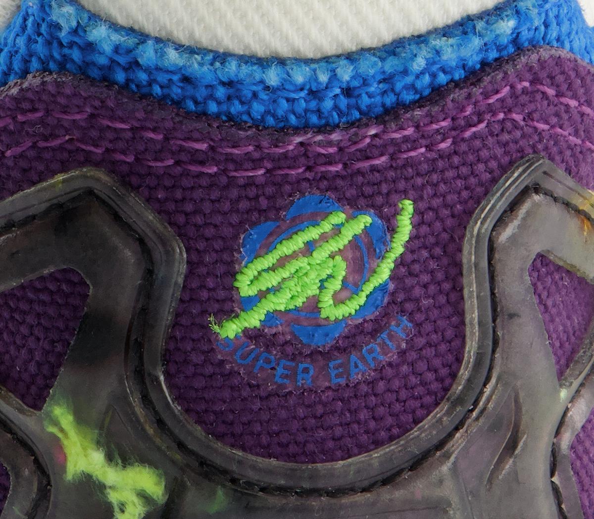 adidas Zx8000 Superearth Kids Trainers adidas Zx8000 Superearth Kids Trainers Off White Bluebird