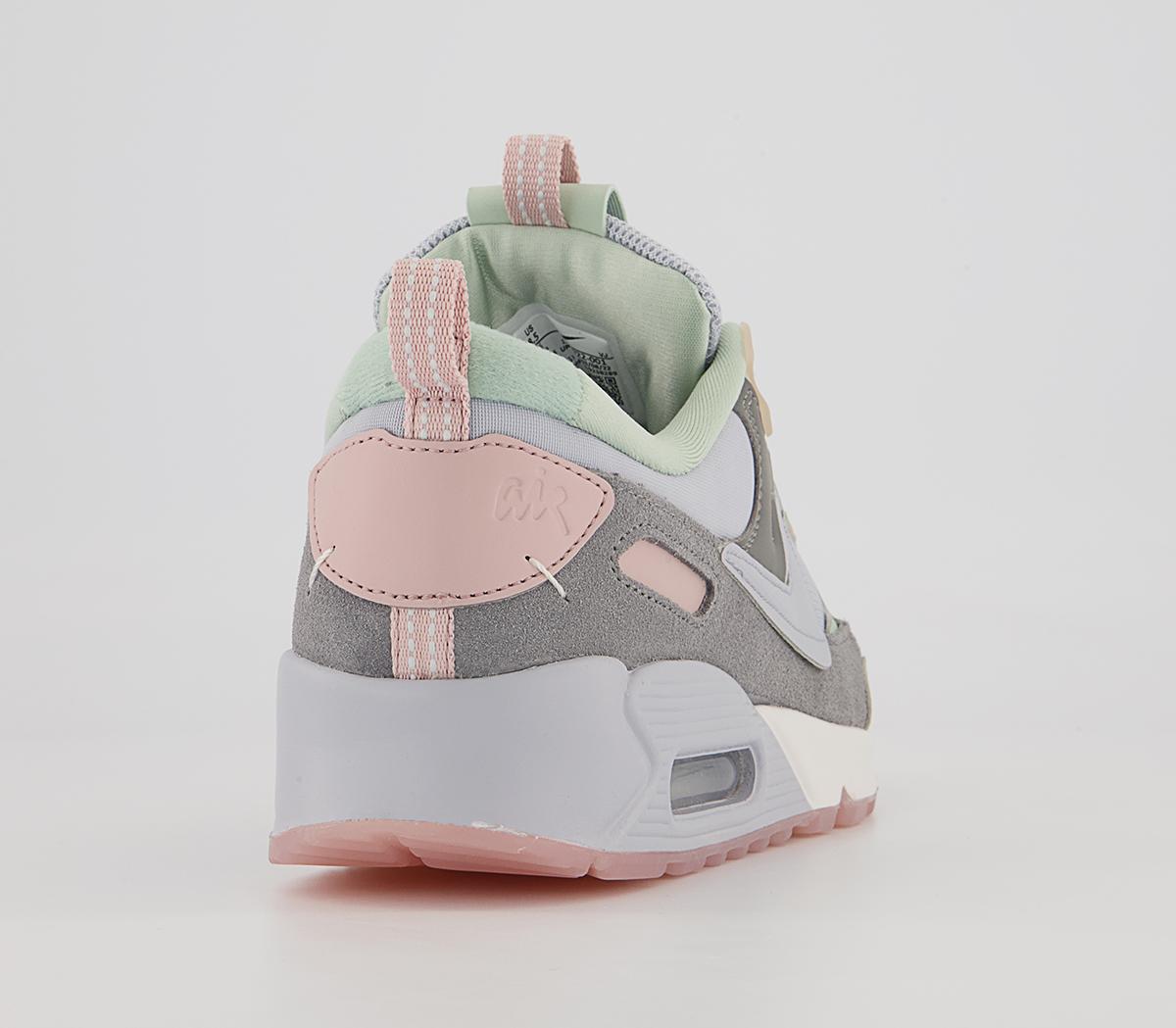 Nike Air Max 90 Futura Trainers