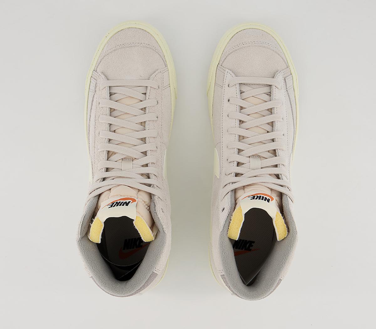Nike Blazer Mid '77 Trainers Nike Blazer Mid '77 Trainers Light Bone Coconut Milk Medium Grey