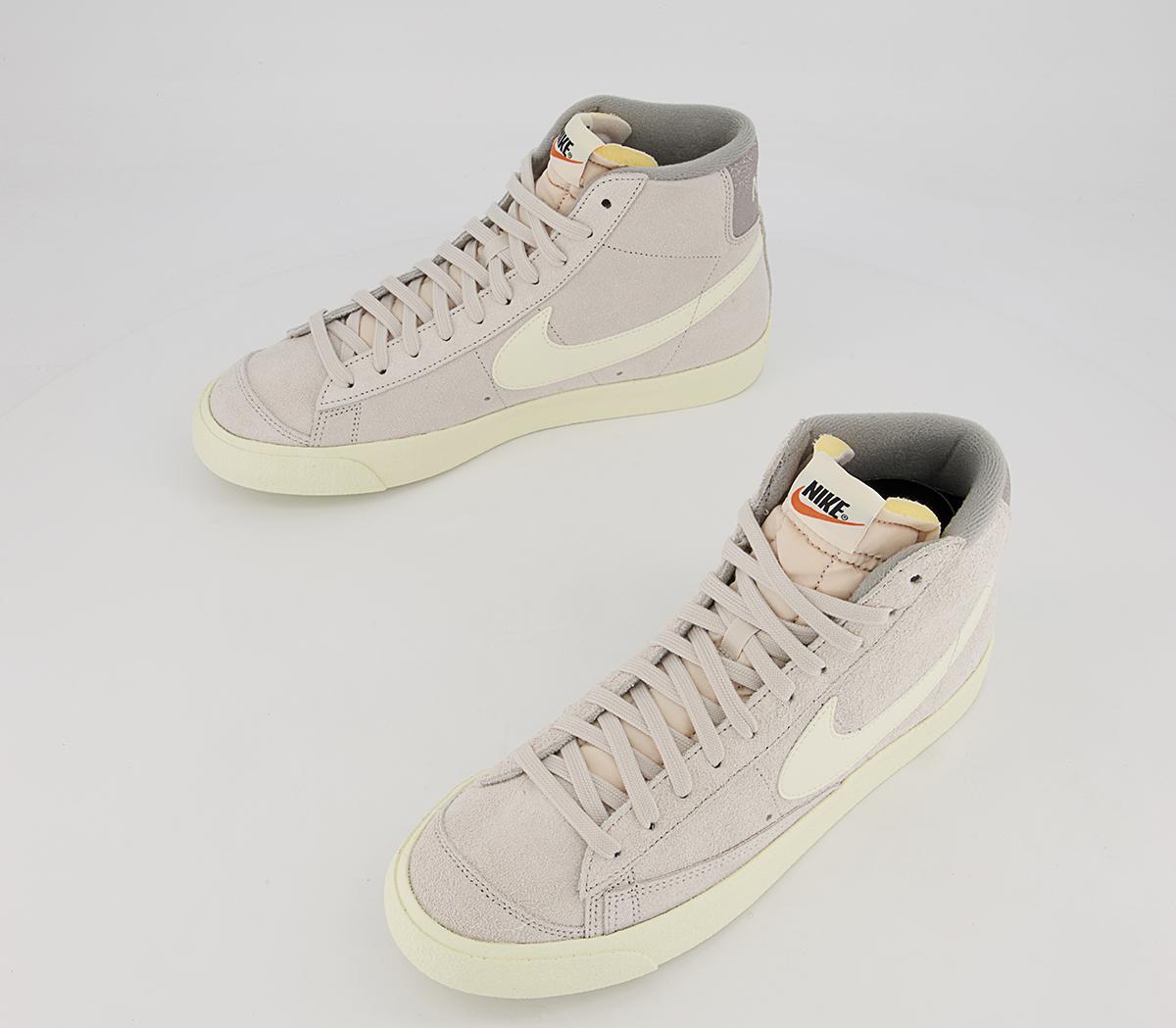 Nike Blazer Mid '77 Trainers Nike Blazer Mid '77 Trainers Light Bone Coconut Milk Medium Grey