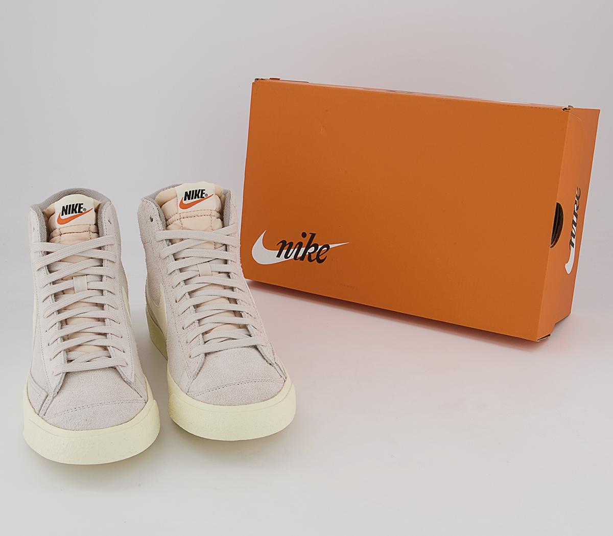 Nike Blazer Mid '77 Trainers Nike Blazer Mid '77 Trainers Light Bone Coconut Milk Medium Grey