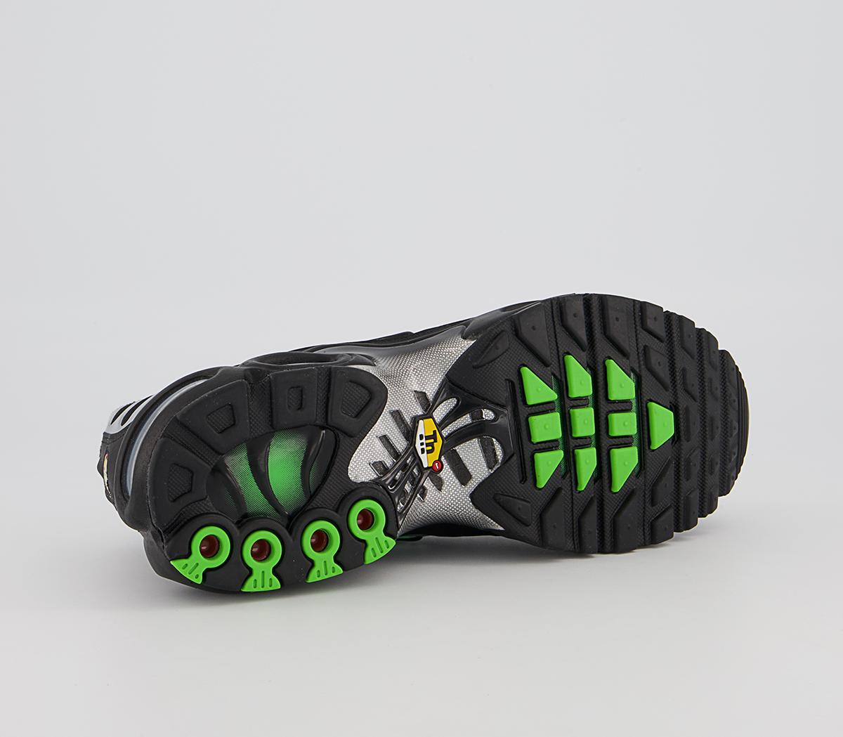 Nike Air Max Plus Trainers Nike Air Max Plus Trainers Black Black Green Strike Metallic Silver