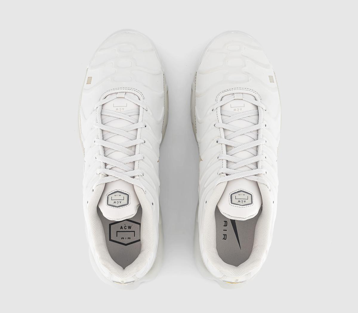 NikeAir Max Plus Trainers Platinum Tint Light Bone Black Stone