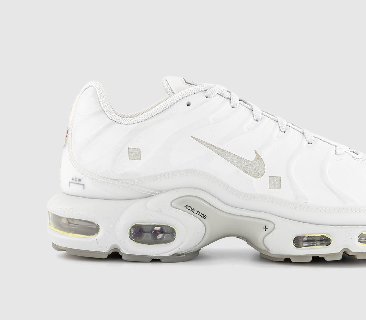 NikeAir Max Plus Trainers Platinum Tint Light Bone Black Stone