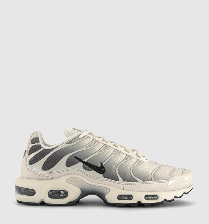 Nike Air Max Plus Trainers Black Bright Cactus Light Silver
