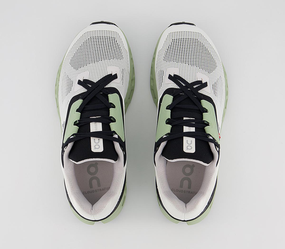 On Running Cloudstratus Trainers On Running Cloudstratus Trainers White Black