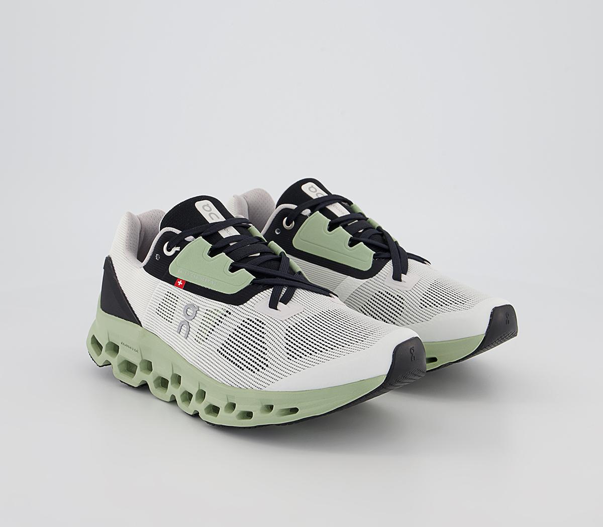 On Running Cloudstratus Trainers On Running Cloudstratus Trainers White Black