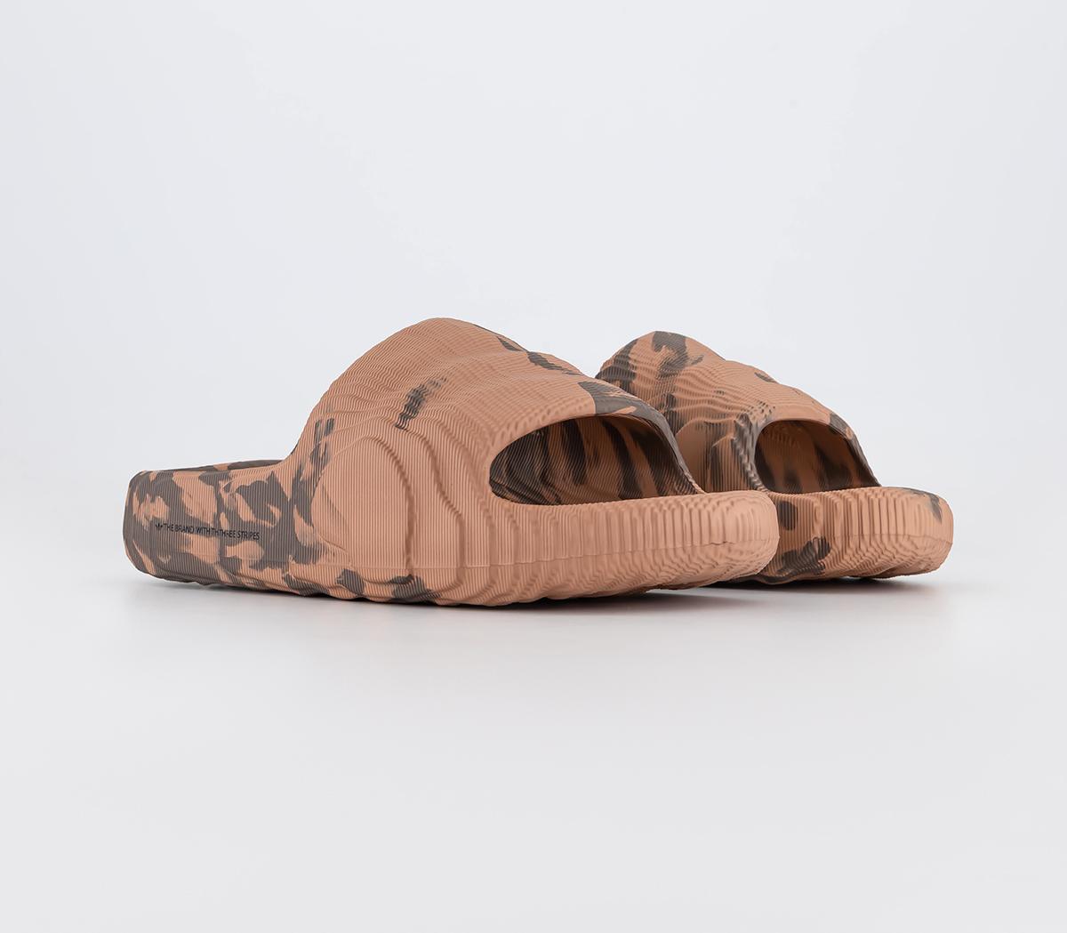 adidasAdilette 22 Sliders Clay Strata Earth Strata Core Black