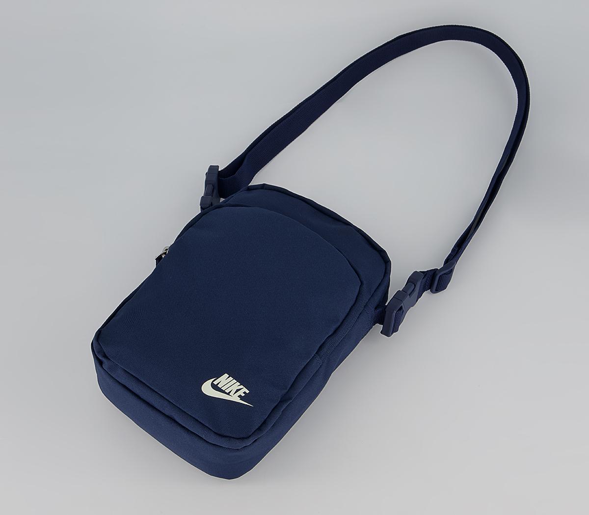 Nike Crossbody Bag 4L Nike Crossbody Bag 4L Midnight Navy Sail