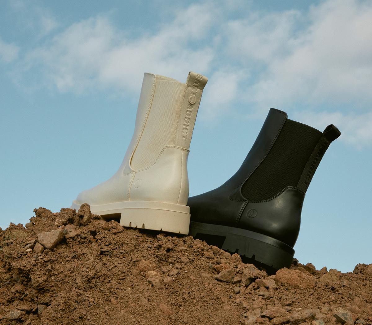 EARTHADDICT Gaea Chelsea Ankle Boots EARTHADDICT Gaea Chelsea Ankle Boots Off White
