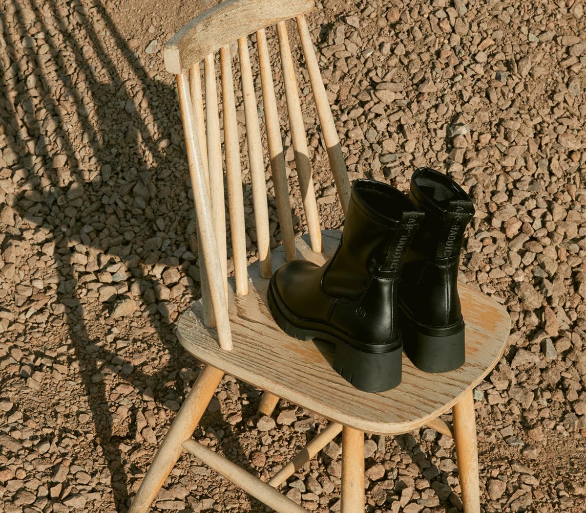 EARTHADDICTJord Sock Heeled Ankle BootsBlack