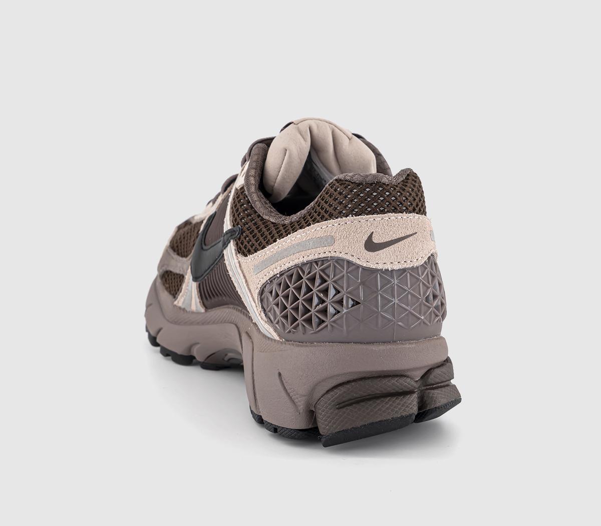 NikeZoom Vomero TrainersPlum Eclipse Black Pink Oxford Earth