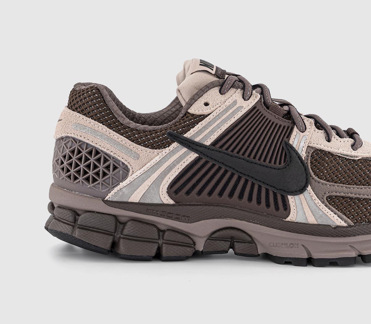 NikeZoom Vomero TrainersPlum Eclipse Black Pink Oxford Earth