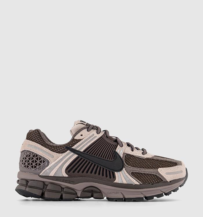 Nike Zoom Vomero Trainers Plum Eclipse Black Pink Oxford Earth