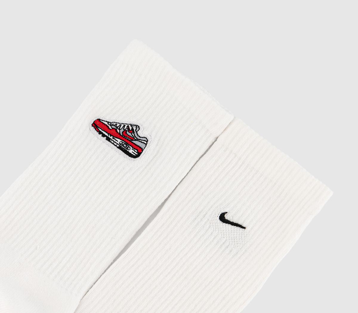 NikeEveryday Plus Air Max Socks 1 Pair NikeEveryday Plus Air Max Socks 1 PairWhite White Red