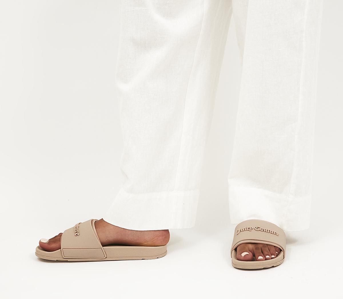 Juicy CoutureBreanna Debossed Sliders Juicy CoutureBreanna Debossed SlidersTaupe