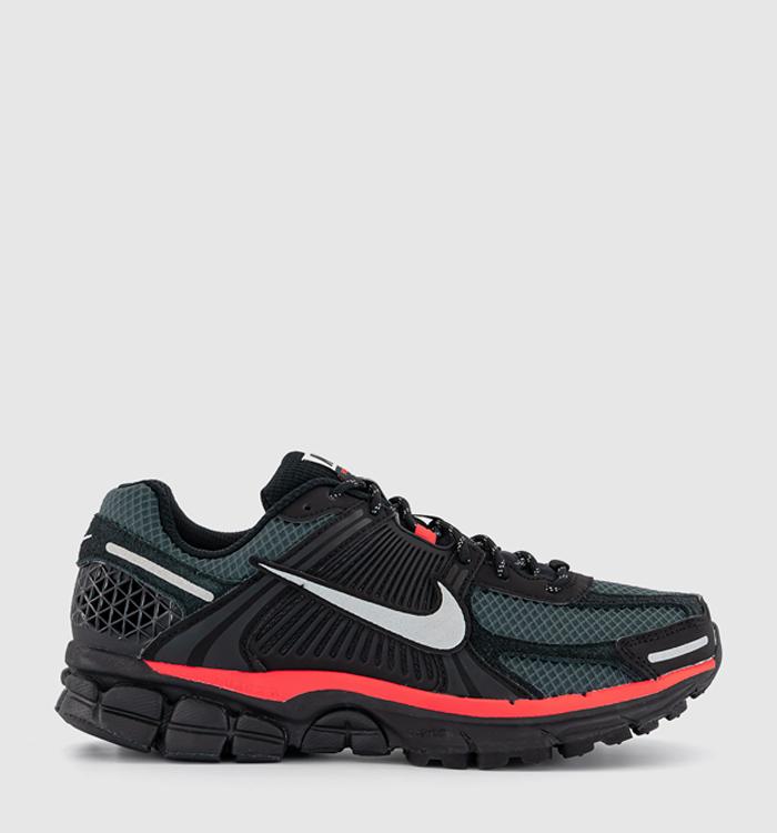 Nike Zoom Vomero 5 Trainers Black Metallic Silver Bright Crimson