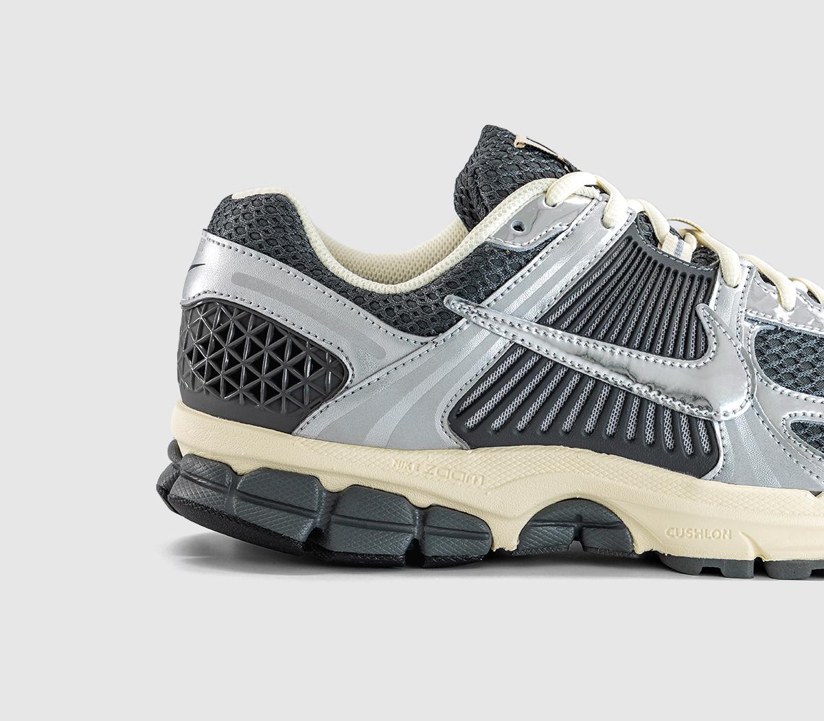 NikeZoom Vomero 5 TrainersIron Grey Chrome Metalic Silver