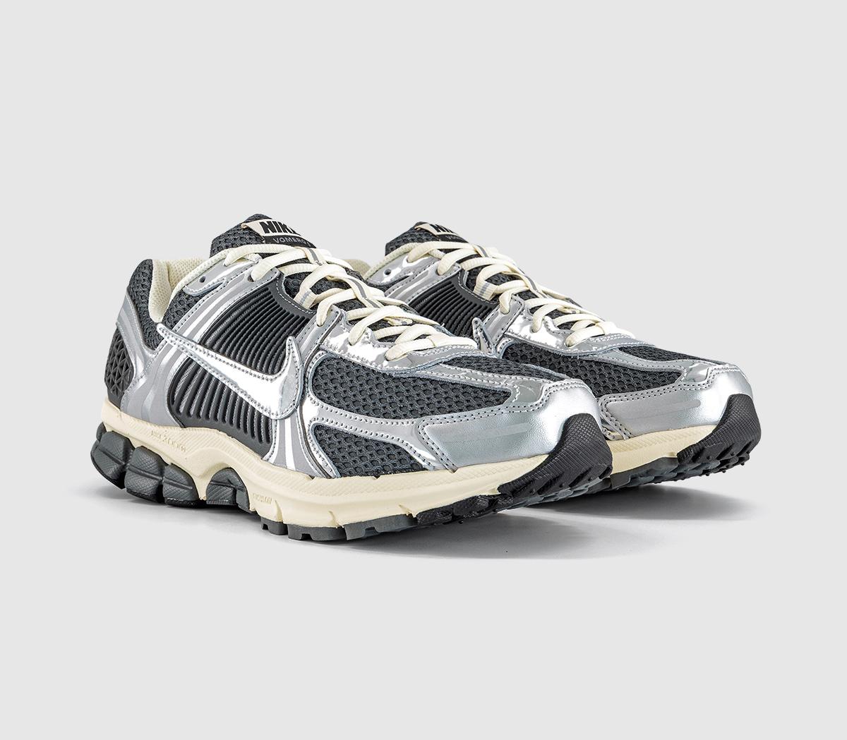 NikeZoom Vomero 5 TrainersIron Grey Chrome Metalic Silver
