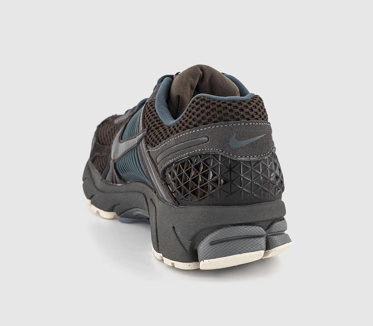 NikeZoom Vomero 5 TrainersBaroque Brown Medium Ash Velvet Brown Deep Jungle