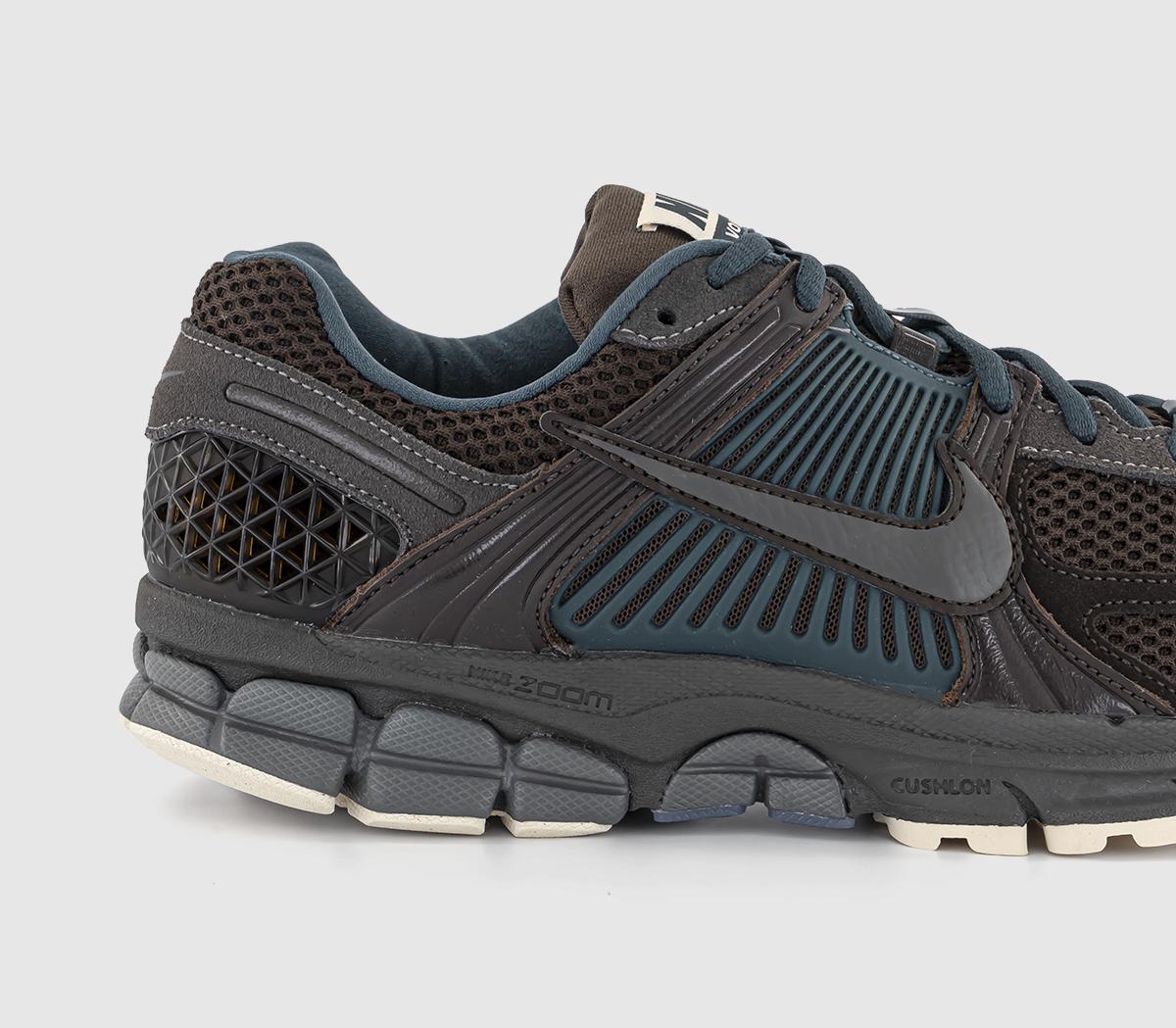 NikeZoom Vomero 5 TrainersBaroque Brown Medium Ash Velvet Brown Deep Jungle