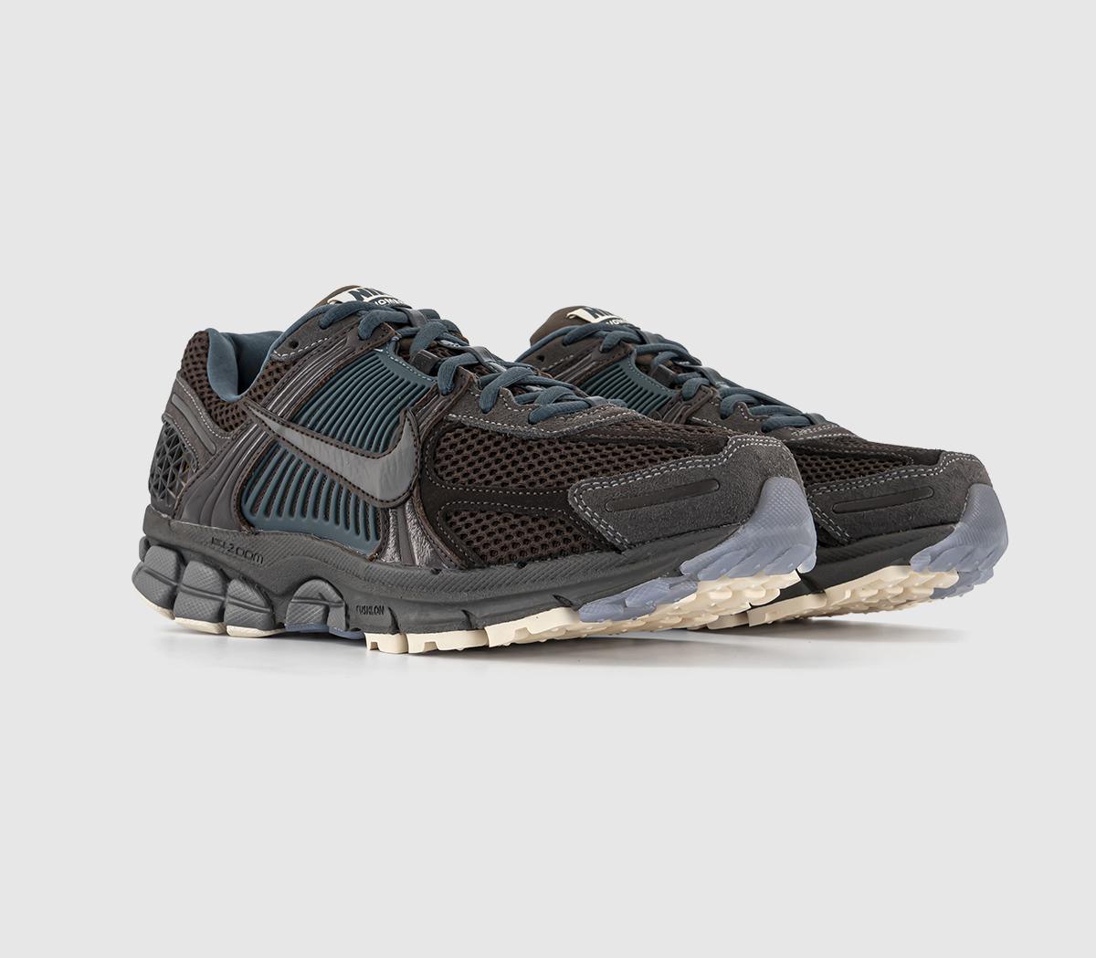 NikeZoom Vomero 5 TrainersBaroque Brown Medium Ash Velvet Brown Deep Jungle