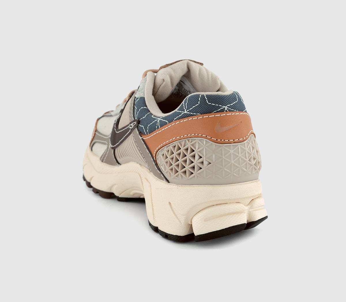 NikeZoom Vomero 5 TrainersSanddrift Earth Muslin Khaki Light Carbon Amber Br
