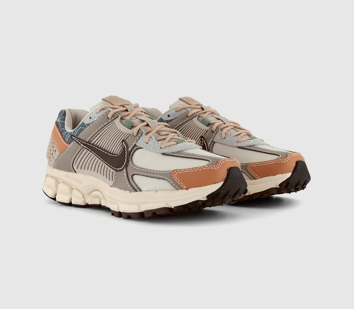 NikeZoom Vomero 5 TrainersSanddrift Earth Muslin Khaki Light Carbon Amber Br