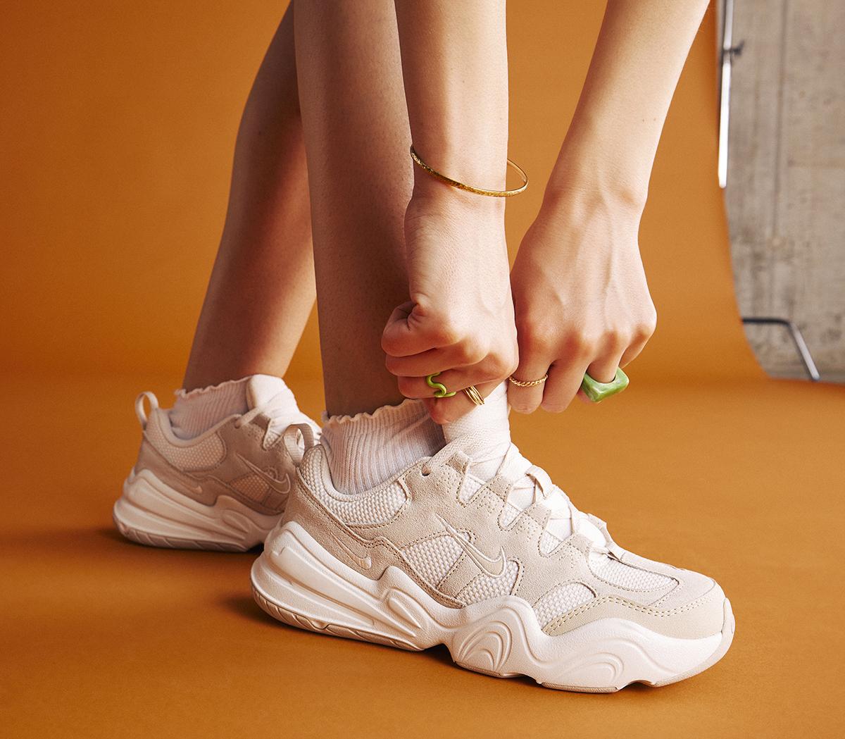 NIKE TECH HERA ブラウン NIKE テックヘラ ブラウン 27.5 （ブラウン（茶色）系 Nike TECH