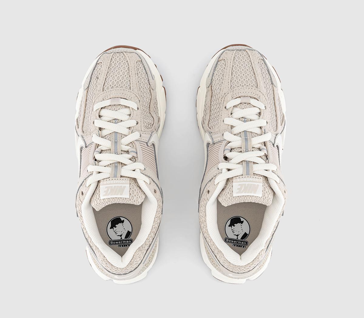 NikeZoom Vomero 5 TrainersLight Orewood Brown Sail Metallic Silver Gum Med B