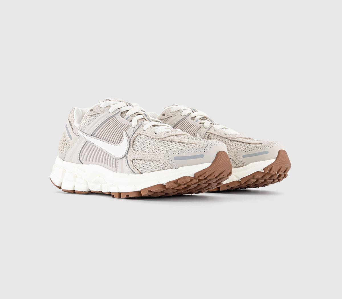 NikeZoom Vomero 5 TrainersLight Orewood Brown Sail Metallic Silver Gum Med B