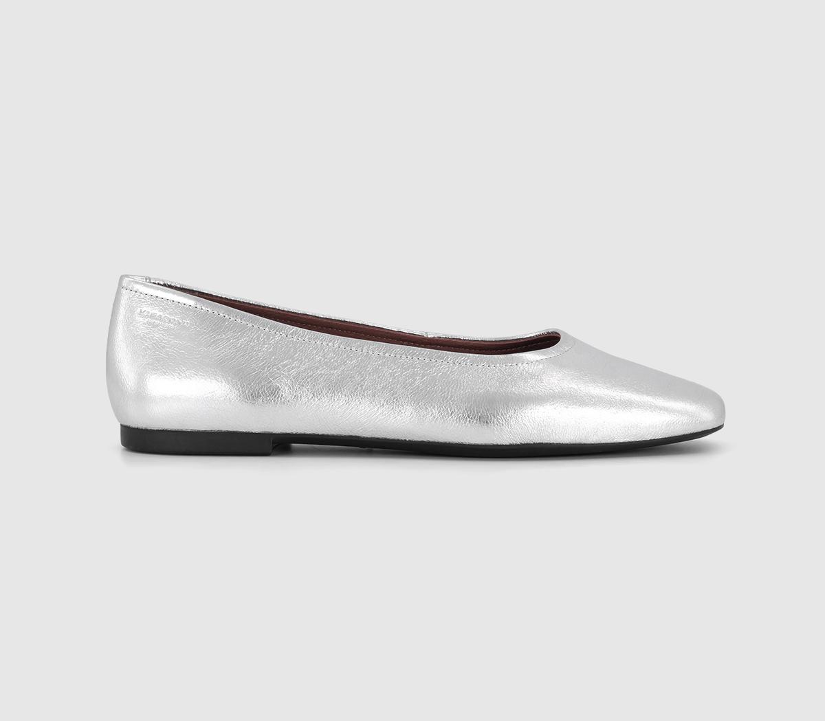 Black and silver best sale flats