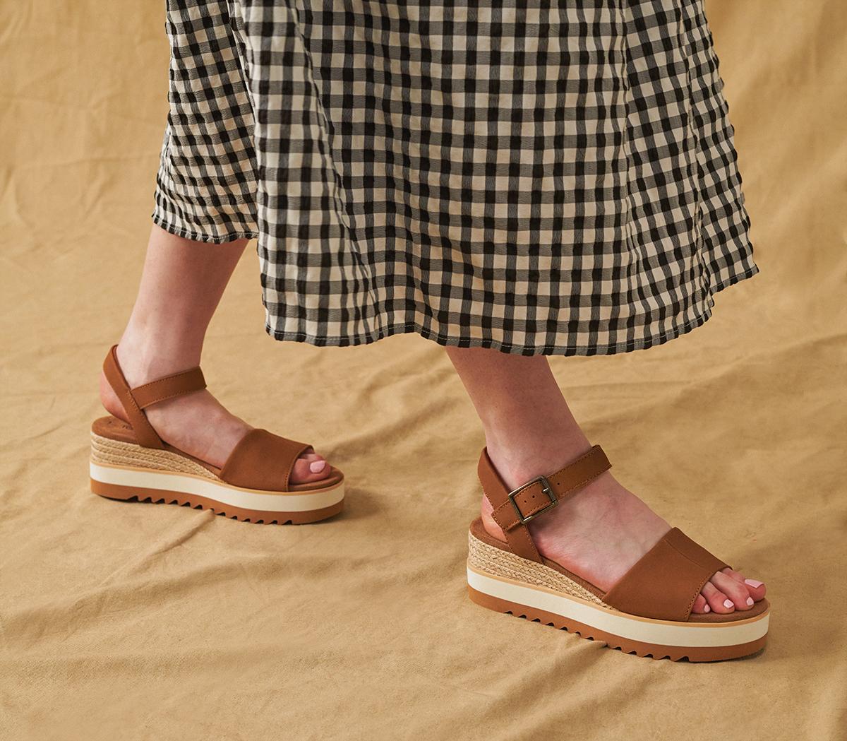 TOMS Diana Wedge Sandals TOMS Diana Wedge Sandals Tan Leather