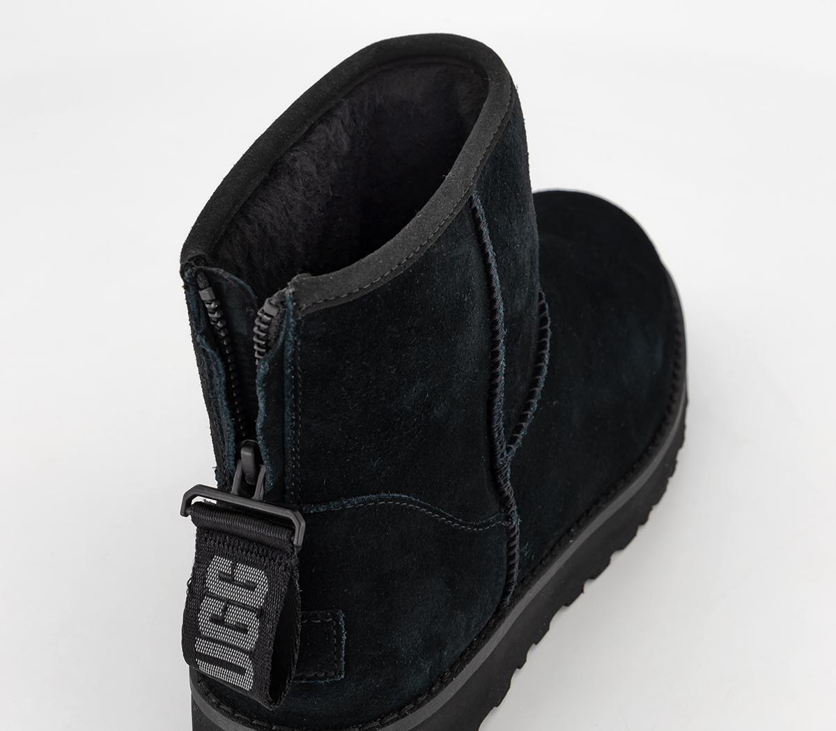 UGGW Classic Mini Logo Zip BootsBlack