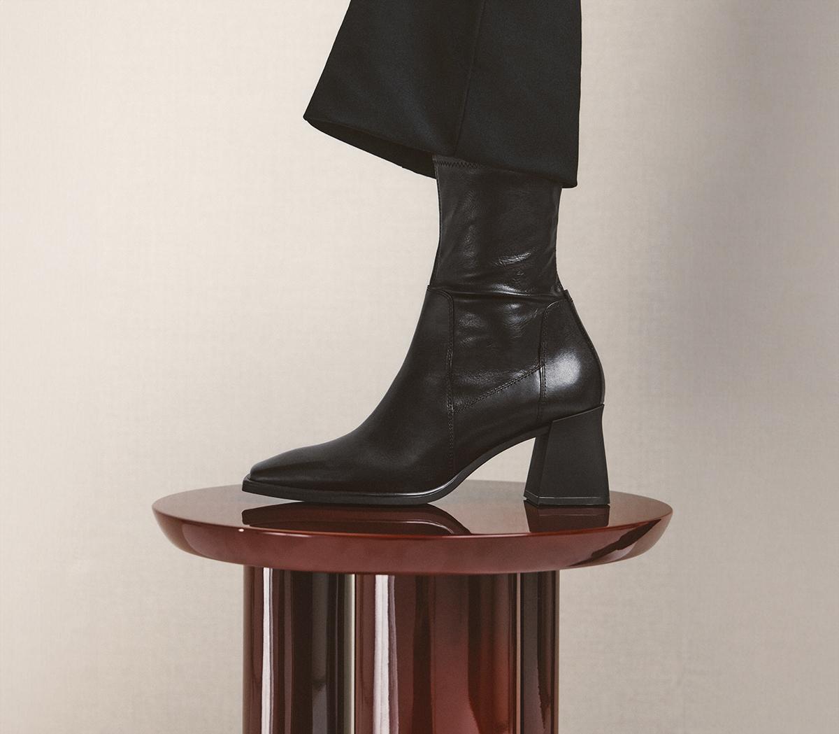 Vagabond ShoemakersHedda Ankle Stretch BootsBlack