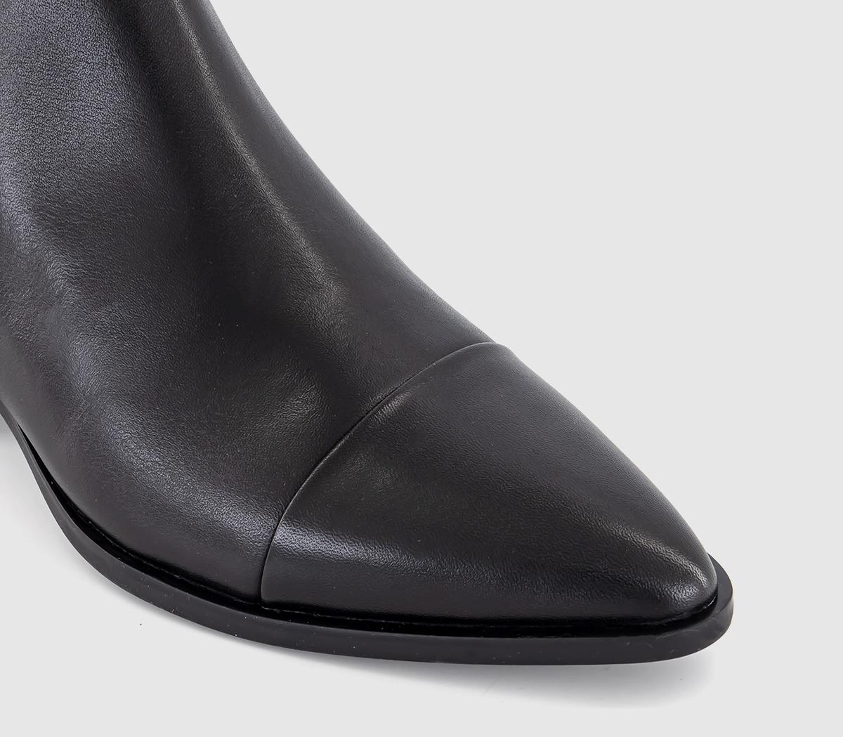 Vagabond ShoemakersMarja Pointed Toe Chelsea Boots Black