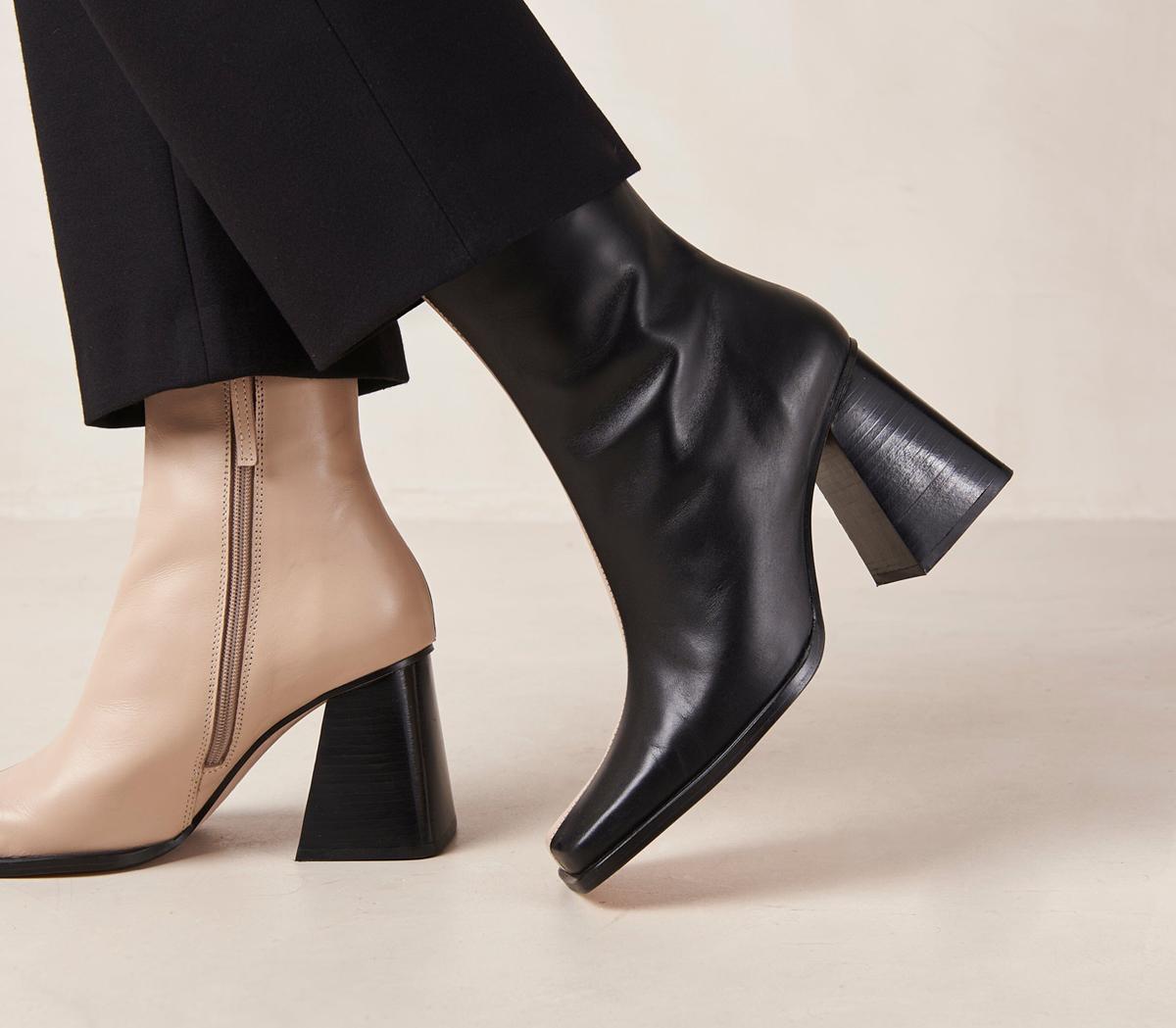 ALOHASSouth Bicolor Heeled Ankle Boots ALOHASSouth Bicolor Heeled Ankle BootsBlack Cream
