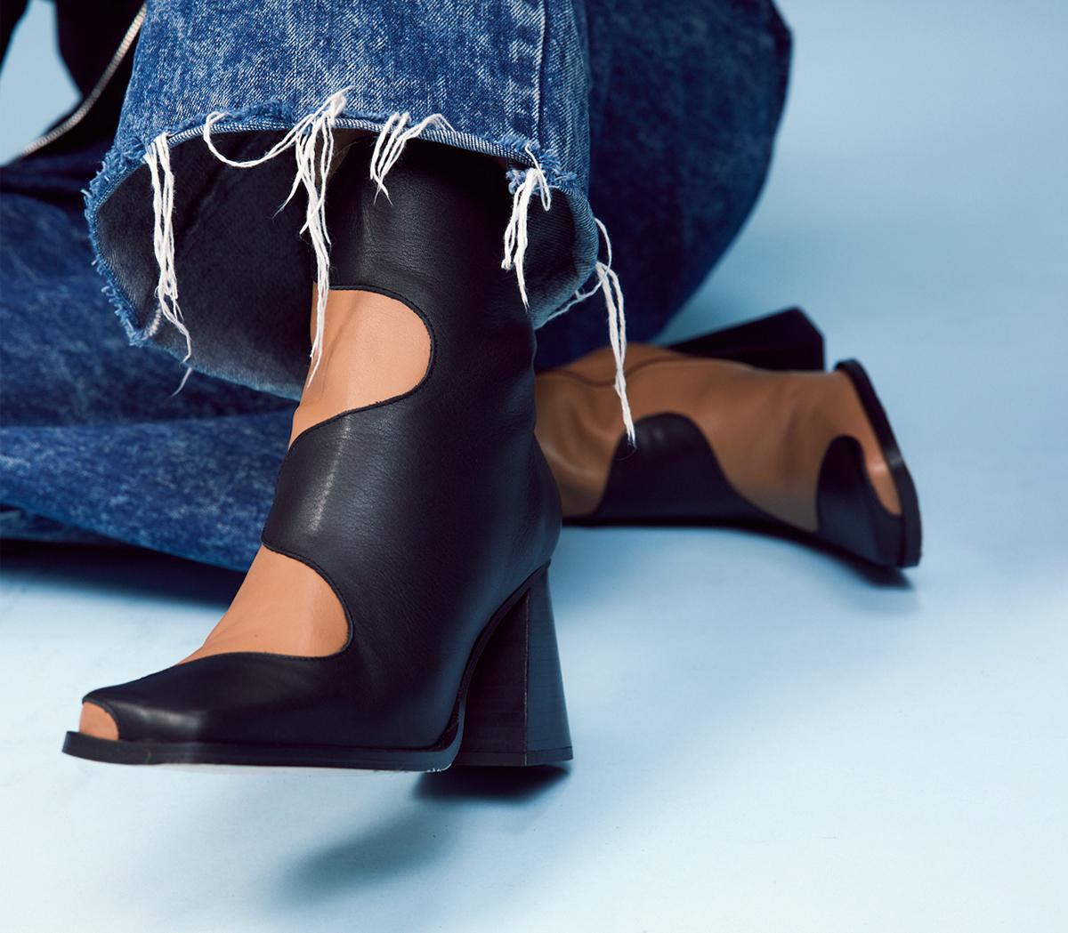 ALOHASBlair Bicolor Ankle BootBlack Camel