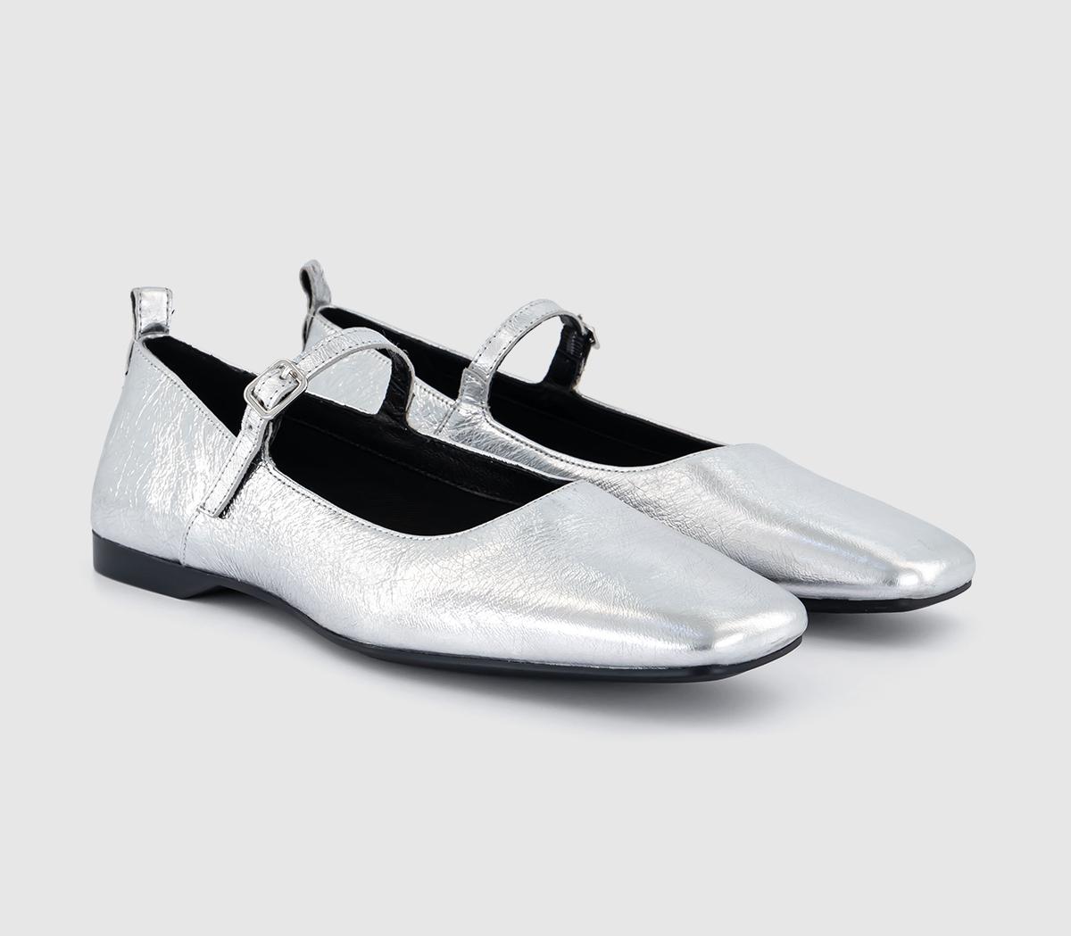 Vagabond ShoemakersDelia Mary Janes Vagabond ShoemakersDelia Mary JanesSilver Metallic Leather