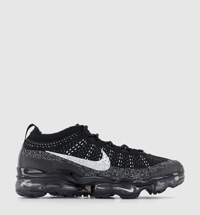 Nike black and hot sale white trainers mens