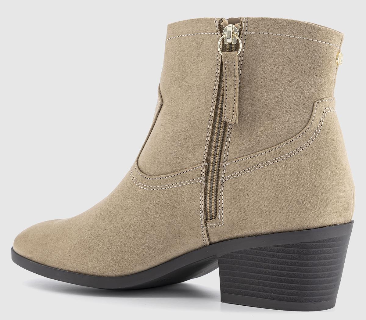 EARTHADDICTEarth Addict: Geo Block Heel Western Boots EARTHADDICTEarth Addict: Geo Block Heel Western BootsTaupe