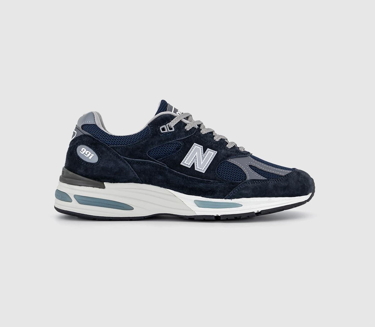 Dark 2025 navy trainers