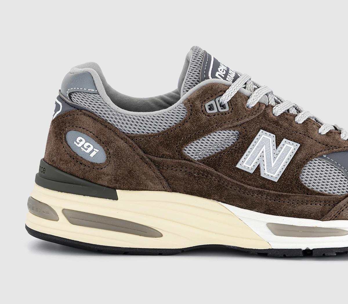 New Balance991V2 'Made in UK' TrainersBrown Cream White