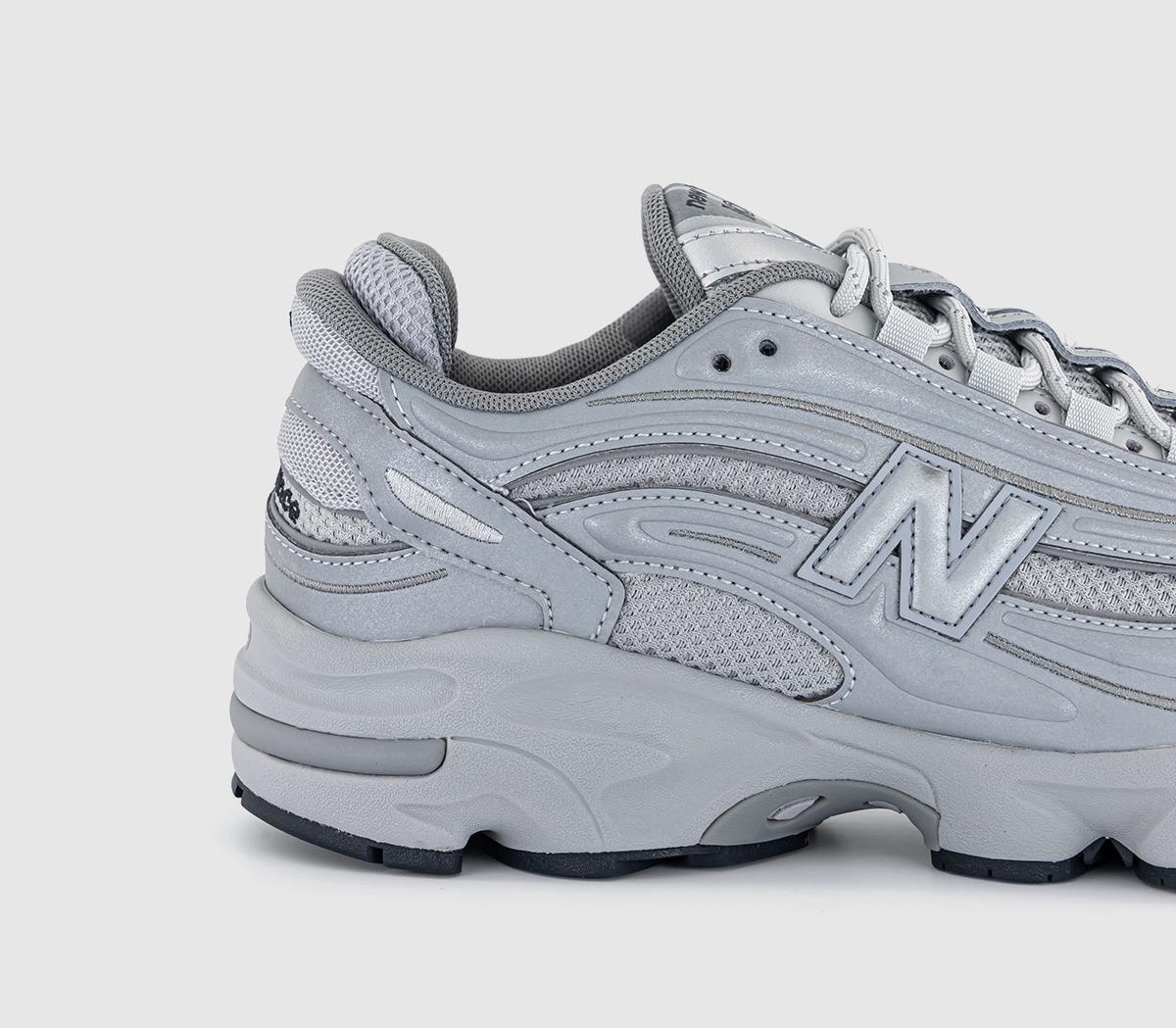 New Balance1000 TrainersSilver Metallic White