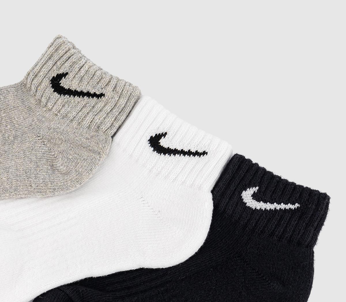 NikeTraining Ankle Socks 3 Pairs NikeTraining Ankle Socks 3 PairsWhite Black Oatmeal