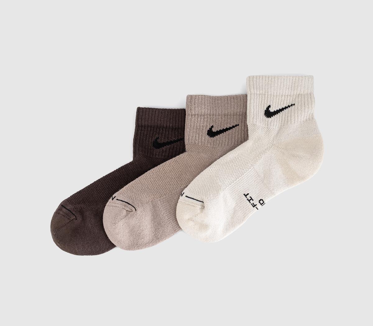 Nike Training Ankle Socks 3 Pairs Choc Neautral Milk In  Brown in   Size L, Offspring